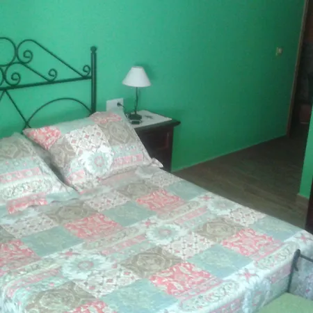 Guest house Apartamentos & Casa Rural Boada Con Jardin Interior Y Barbacoa