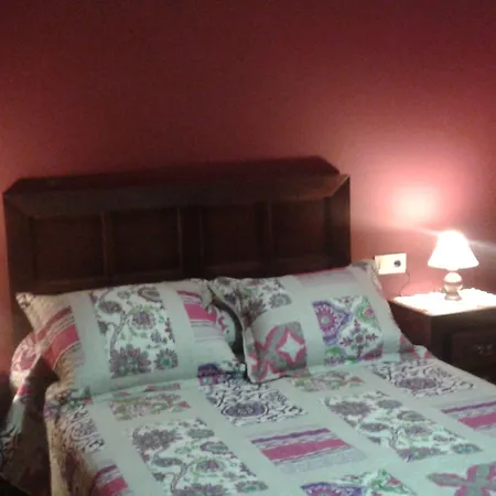 Guest house Apartamentos & Casa Rural Boada Con Jardin Interior Y Barbacoa Villamiel