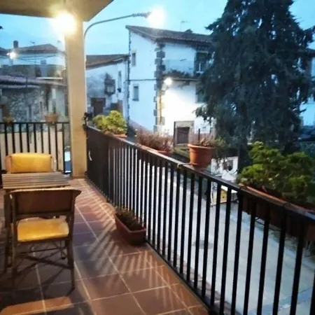 Guest house Apartamentos & Casa Rural Boada Con Jardin Interior Y Barbacoa Villamiel