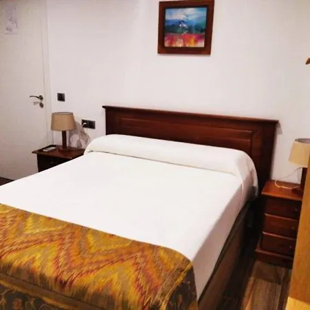 Apartamentos & Casa Rural Boada Con Jardin Interior Y Barbacoa Guest house