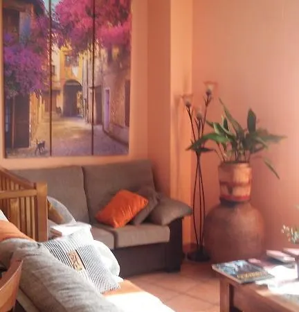 Apartamentos & Casa Rural Boada Con Jardin Interior Y Barbacoa