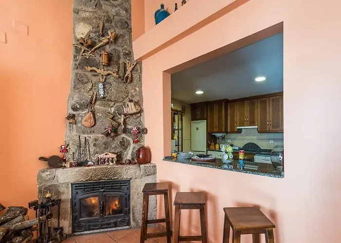 & Boada Con Jardin Interior Y Barbacoa